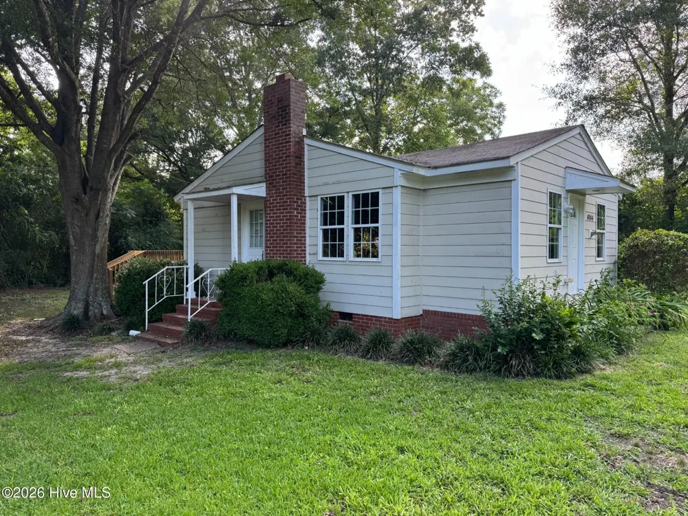 4044 Nc Highway 50 Maple Hill, NC 28454