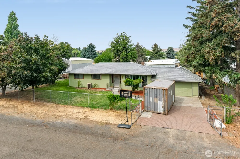 156 Warden Avenue NW Soap Lake, WA 98851