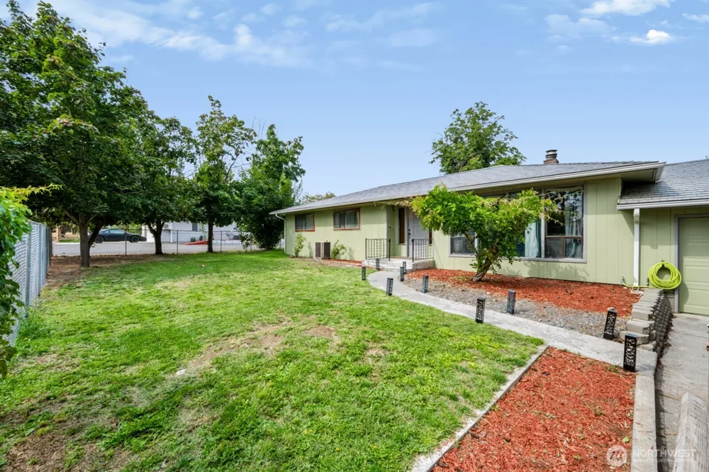 156 Warden Avenue NW Soap Lake, WA 98851
