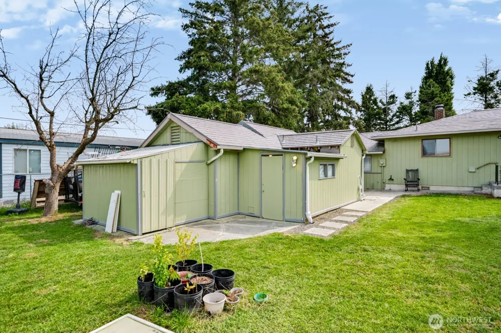 156 Warden Avenue NW Soap Lake, WA 98851