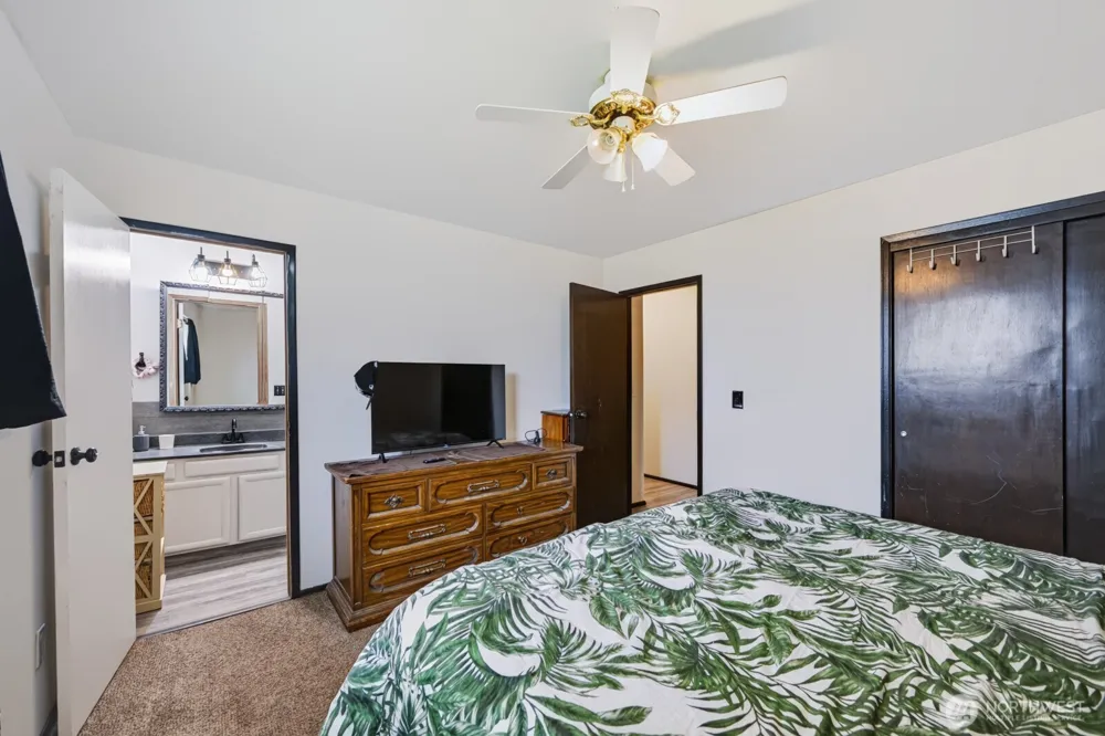 156 Warden Avenue NW Soap Lake, WA 98851