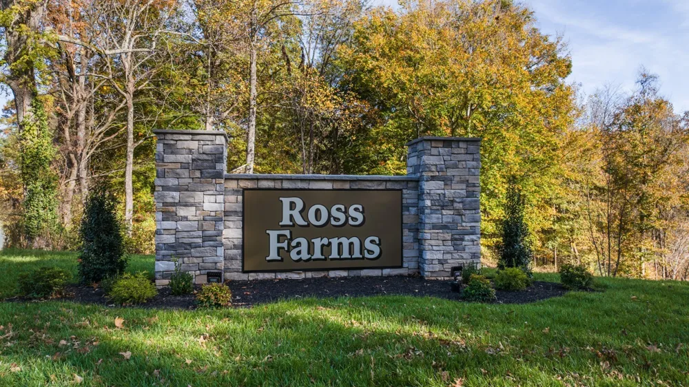 744 Kinross Drive Clarksville, TN 37043