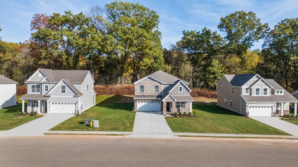 744 Kinross Drive Clarksville, TN 37043