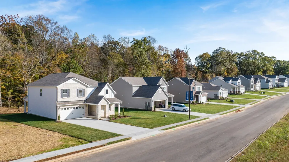 744 Kinross Drive Clarksville, TN 37043