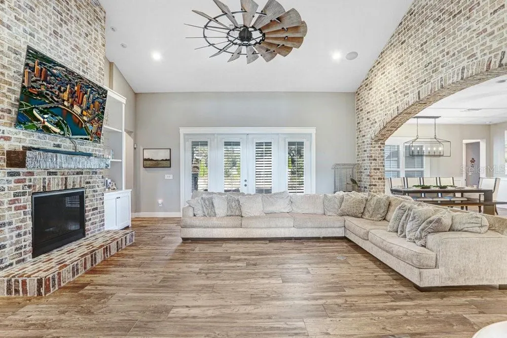11634 DAVIS POOL ROAD Seffner, FL 33584
