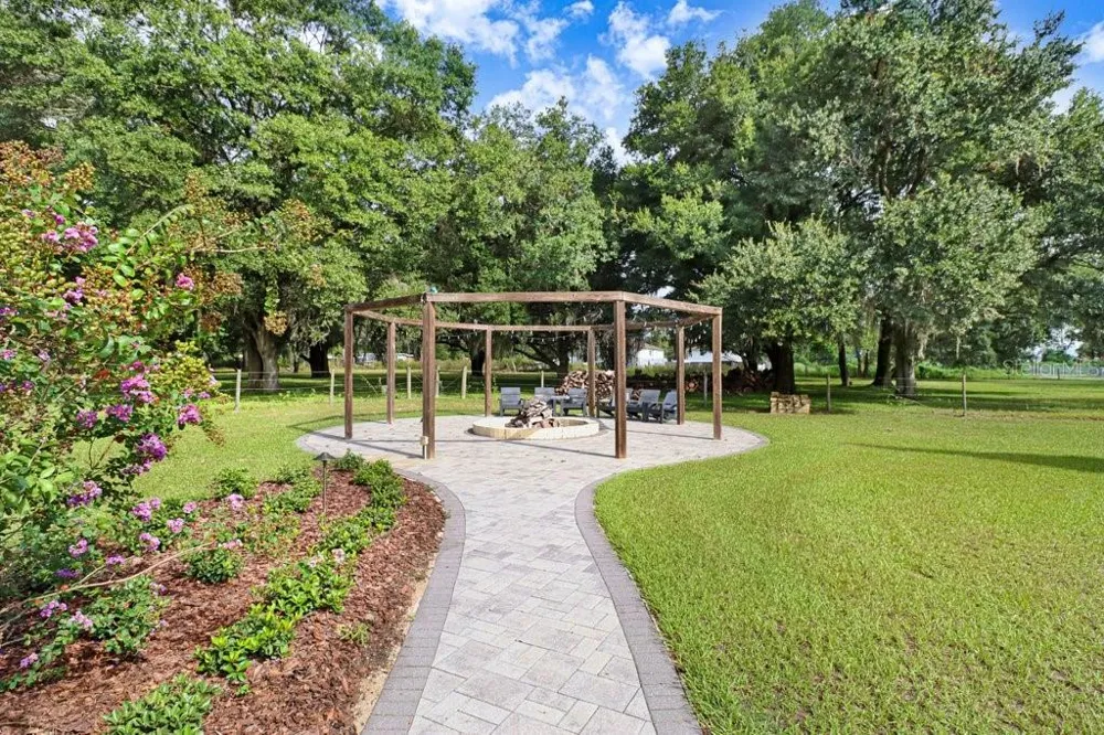 11634 DAVIS POOL ROAD Seffner, FL 33584