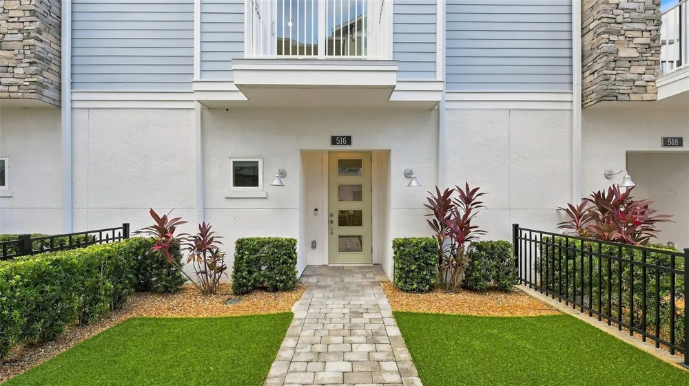 516 LAUREL PARK DRIVE Sarasota, FL 34236