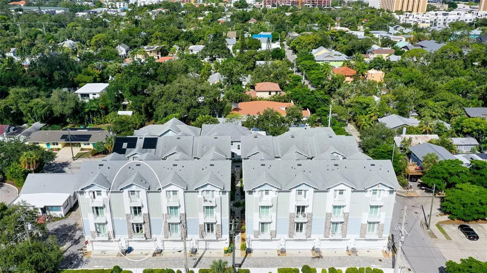 516 LAUREL PARK DRIVE Sarasota, FL 34236