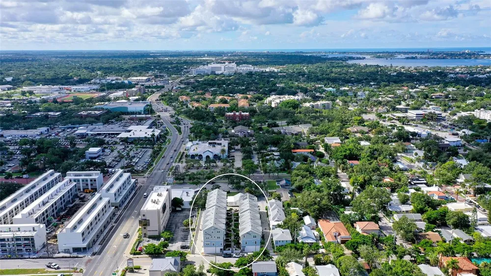 516 LAUREL PARK DRIVE Sarasota, FL 34236