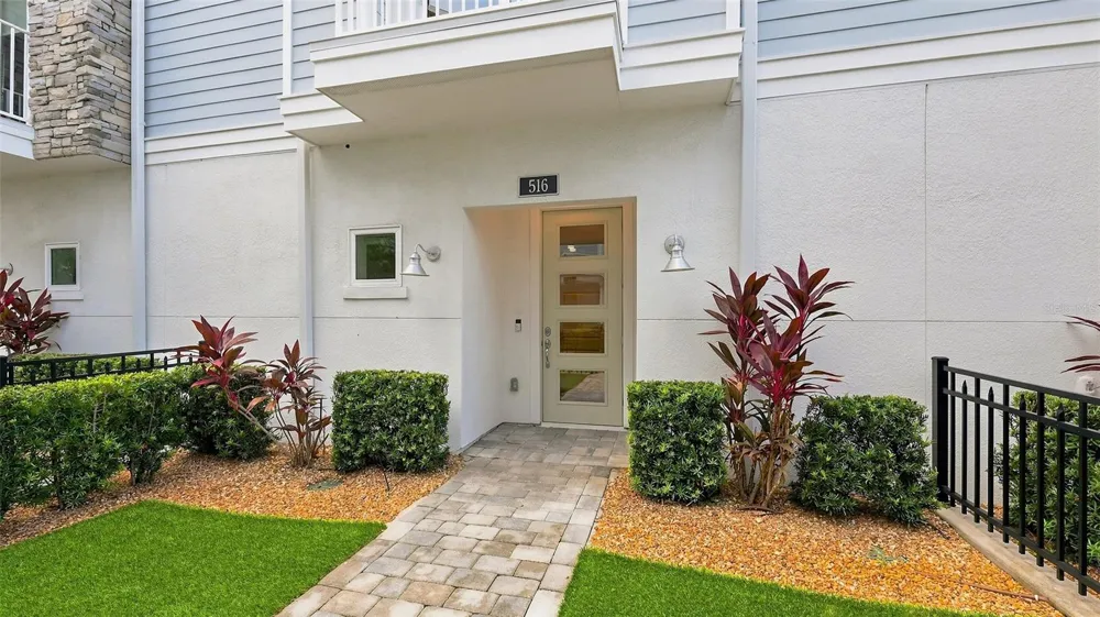516 LAUREL PARK DRIVE Sarasota, FL 34236