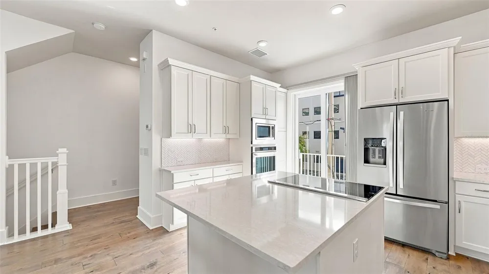 516 LAUREL PARK DRIVE Sarasota, FL 34236