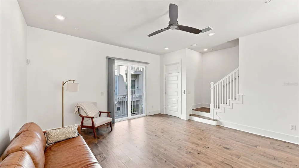 516 LAUREL PARK DRIVE Sarasota, FL 34236