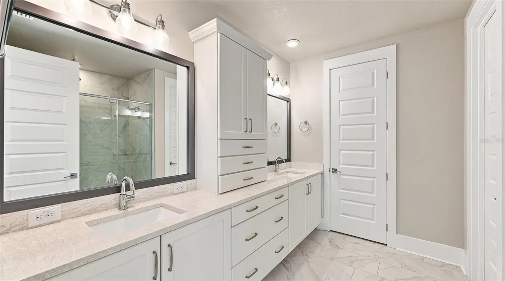 516 LAUREL PARK DRIVE Sarasota, FL 34236