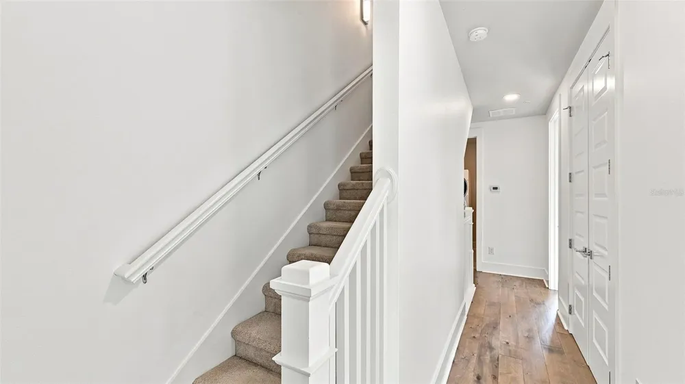 516 LAUREL PARK DRIVE Sarasota, FL 34236