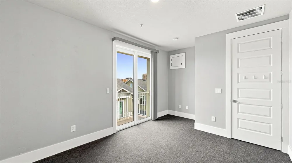 516 LAUREL PARK DRIVE Sarasota, FL 34236
