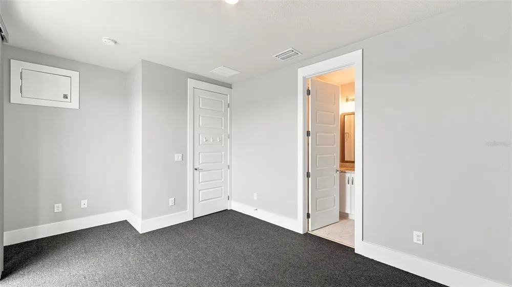 516 LAUREL PARK DRIVE Sarasota, FL 34236