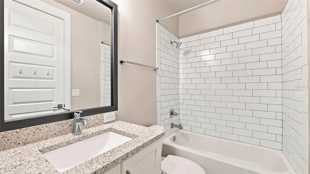 516 LAUREL PARK DRIVE Sarasota, FL 34236