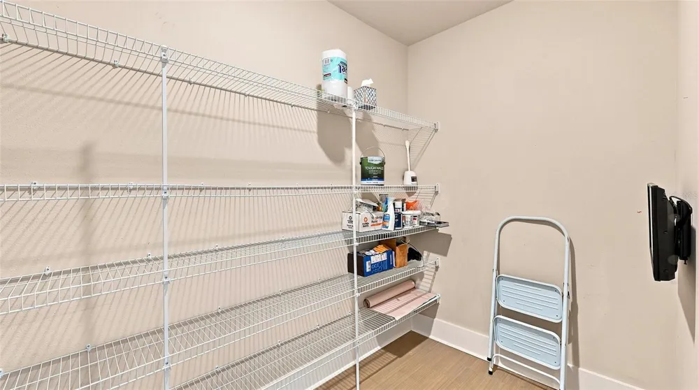 516 LAUREL PARK DRIVE Sarasota, FL 34236