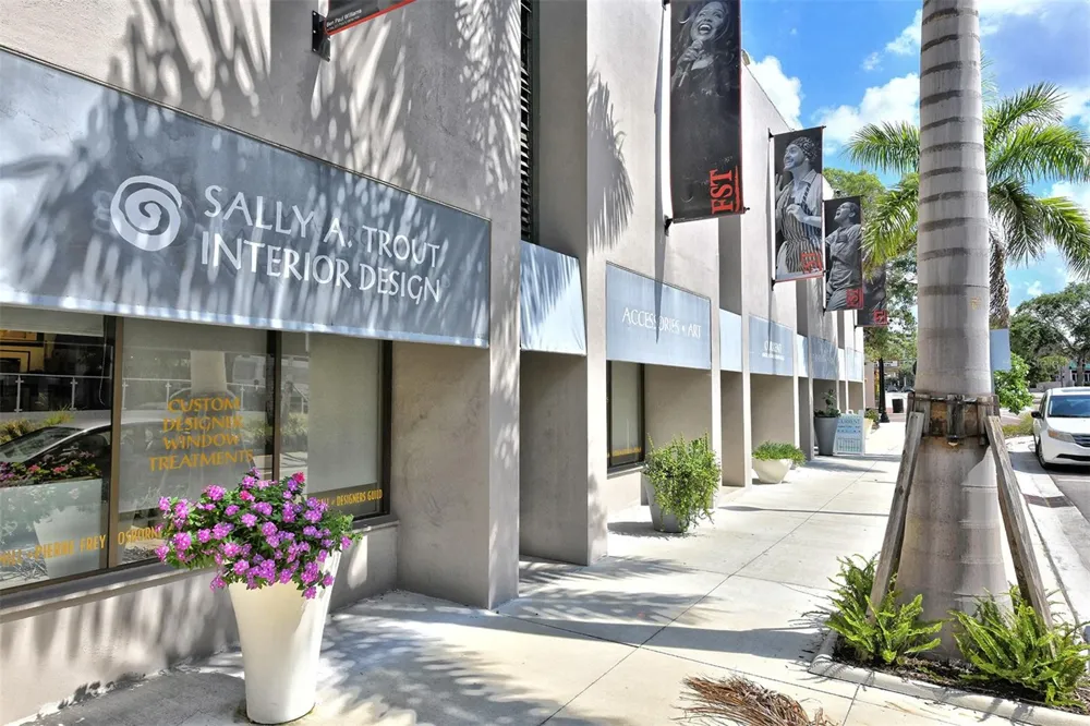 516 LAUREL PARK DRIVE Sarasota, FL 34236