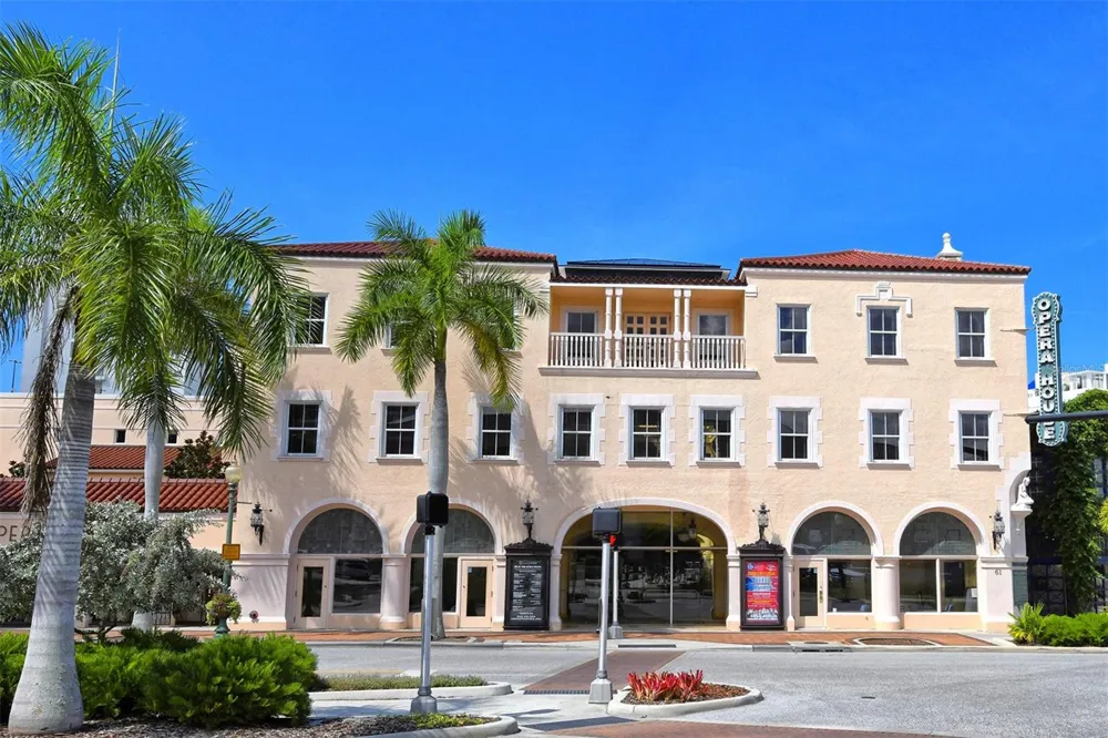 516 LAUREL PARK DRIVE Sarasota, FL 34236