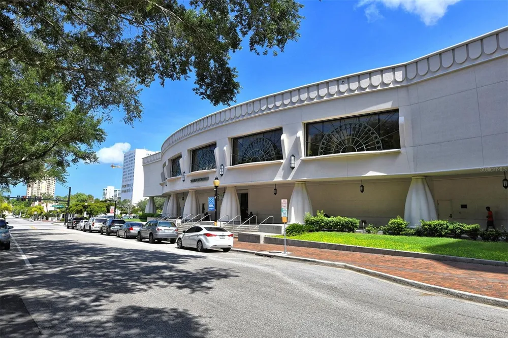 516 LAUREL PARK DRIVE Sarasota, FL 34236