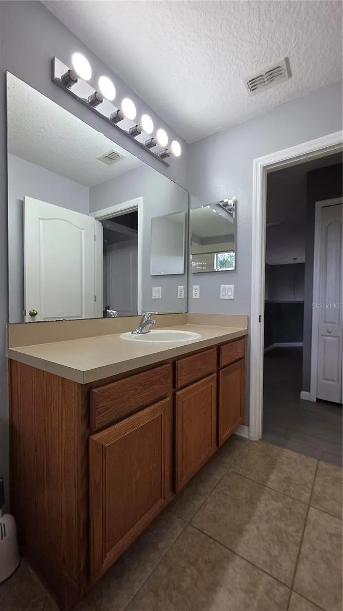 1719 PLANTATION OAKS Orlando, FL 32824