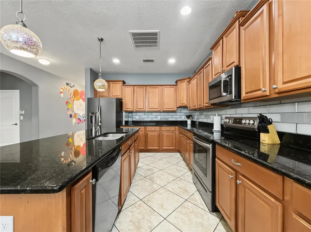 8854 CANDY PALM ROAD Kissimmee, FL 34747
