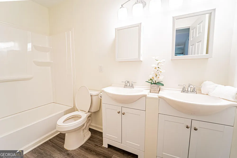 5205 Corinth CIR Stone Mountain, GA 30087
