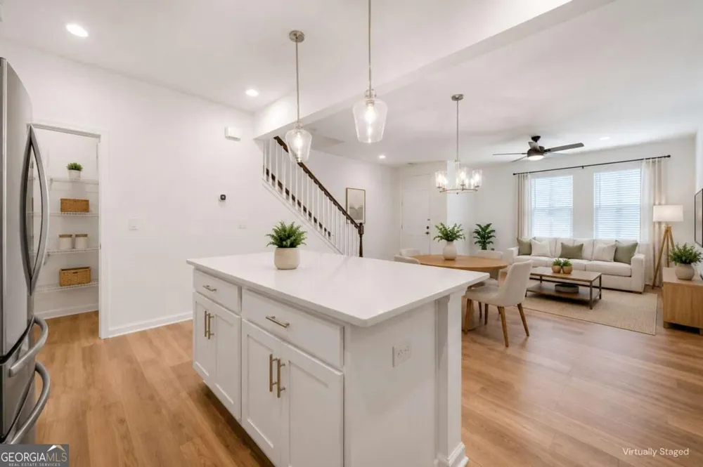 1643 Winpost LN NW Atlanta, GA 30318