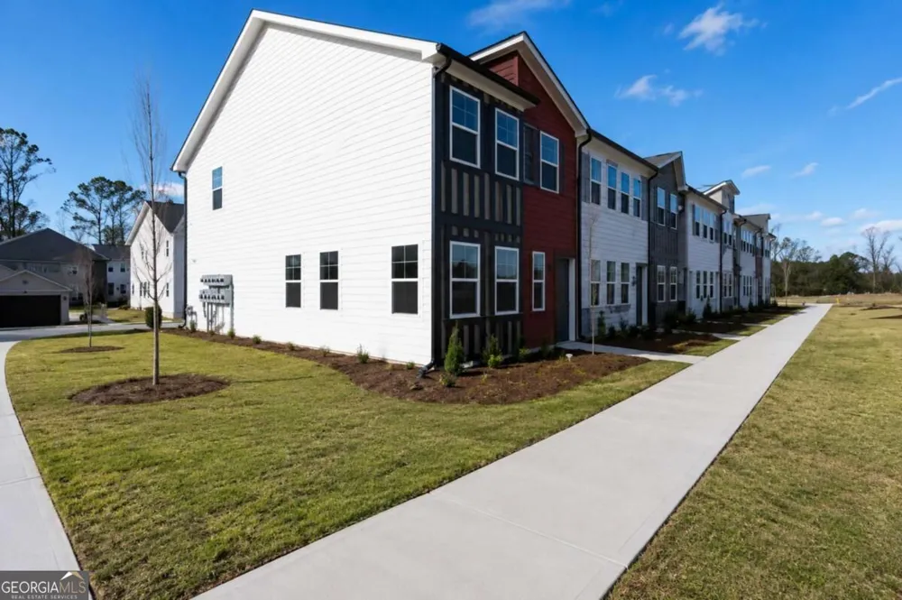 1643 Winpost LN NW Atlanta, GA 30318