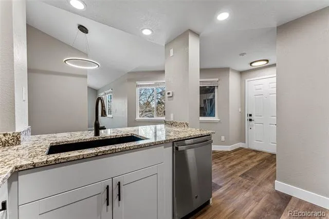 6001 S Yosemite Street #E204 Greenwood Village, CO 80111