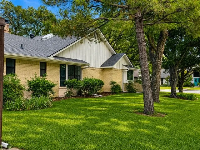 7205 La Manga Drive Dallas, TX 75248