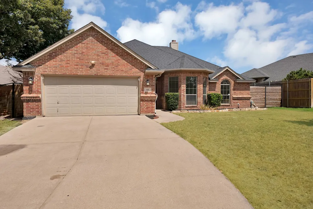 137 Hirth Drive Crowley, TX 76036