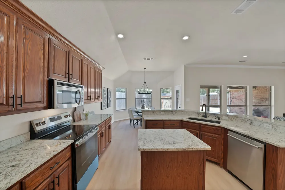 137 Hirth Drive Crowley, TX 76036