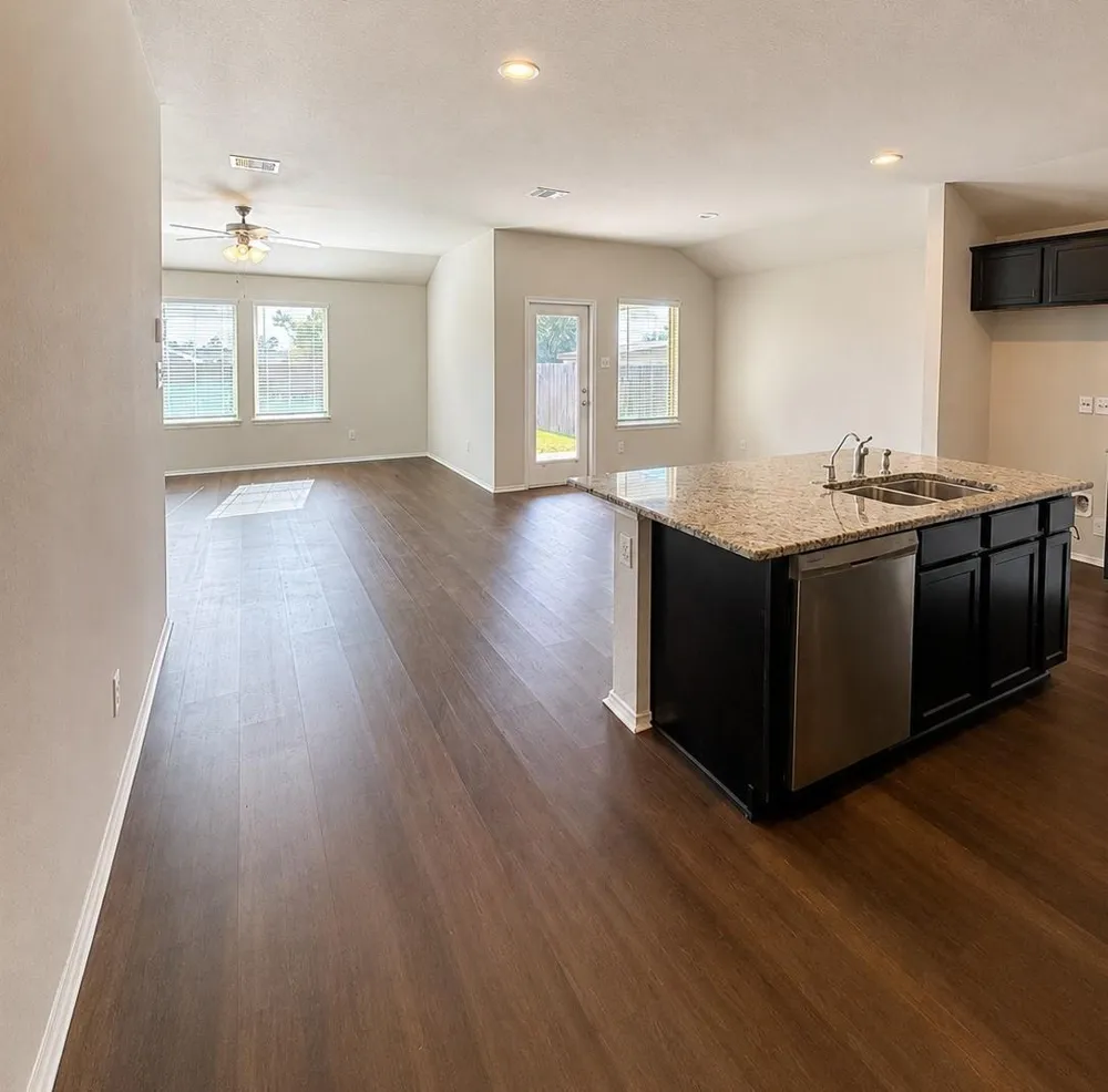 11335 Dawn Beach Lane Conroe, TX 77304