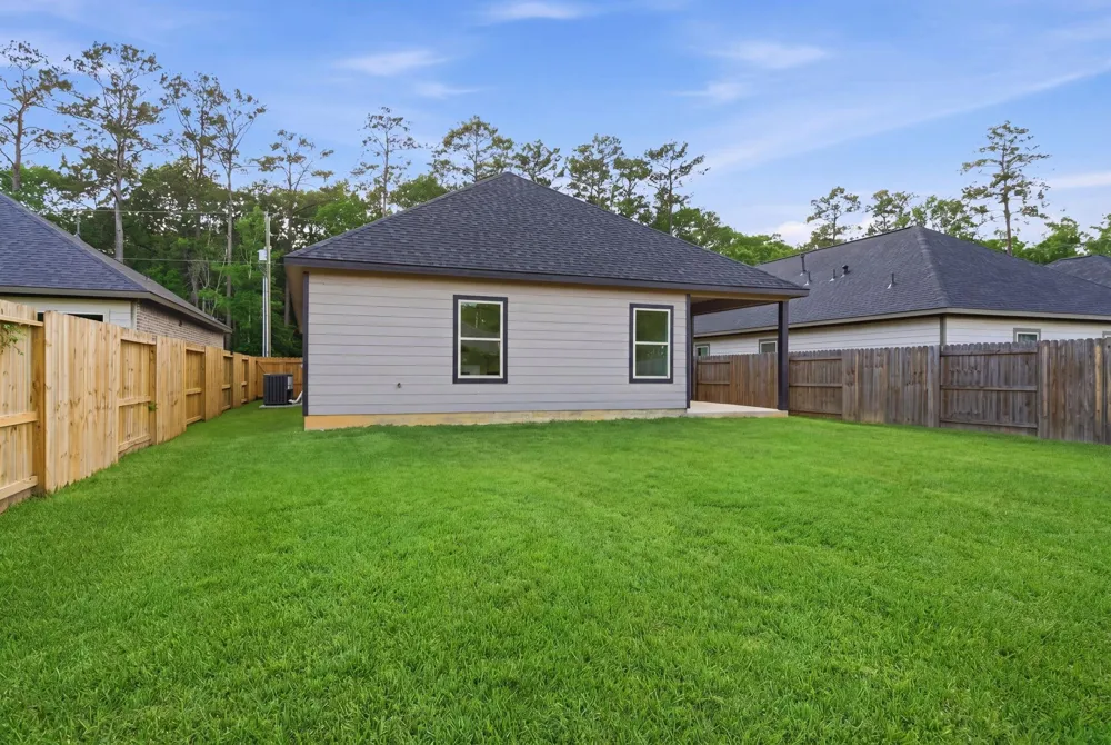 1105 W Lyle Street Cleveland, TX 77327