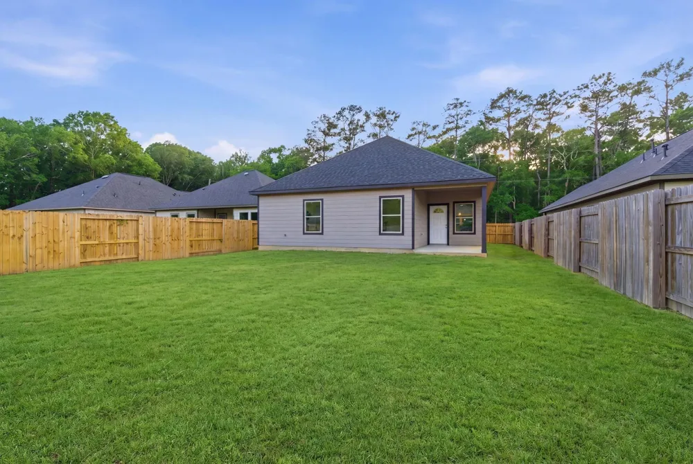 1105 W Lyle Street Cleveland, TX 77327