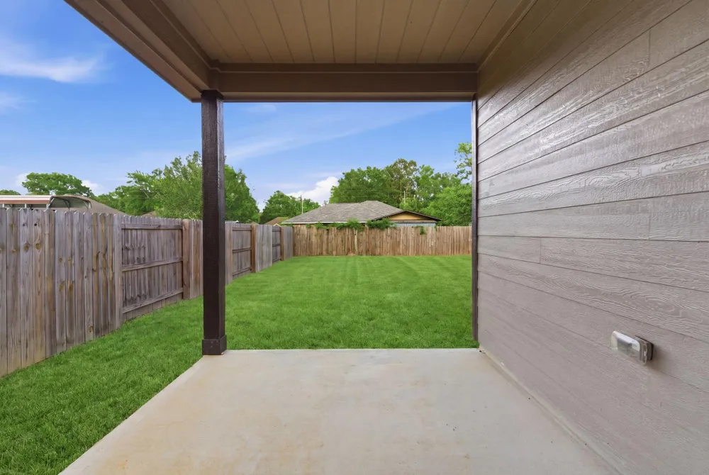1105 W Lyle Street Cleveland, TX 77327