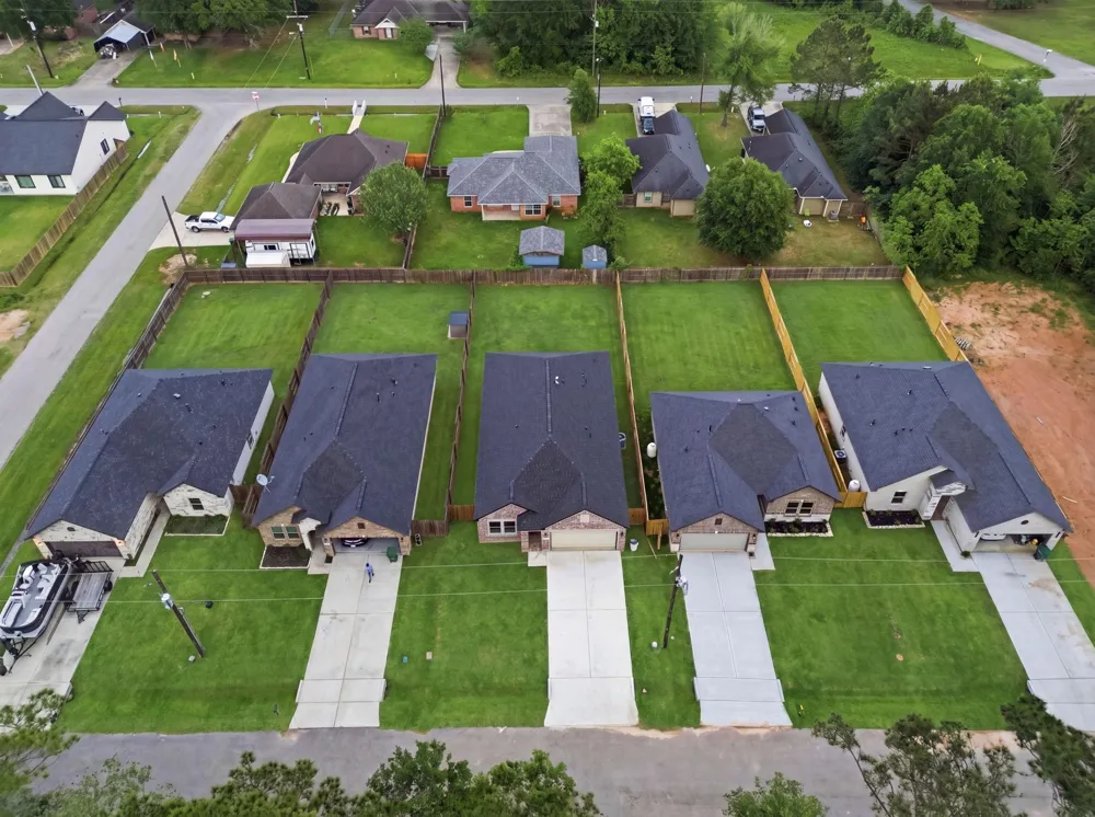 1105 W Lyle Street Cleveland, TX 77327