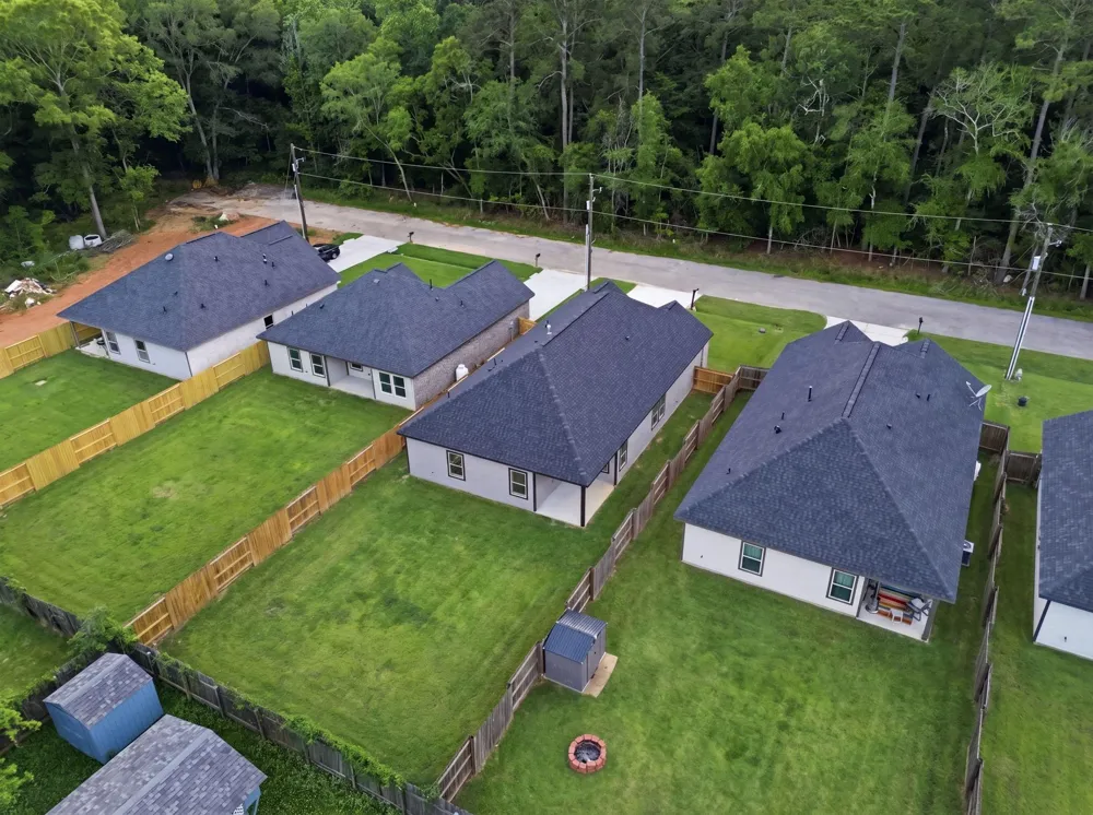 1105 W Lyle Street Cleveland, TX 77327