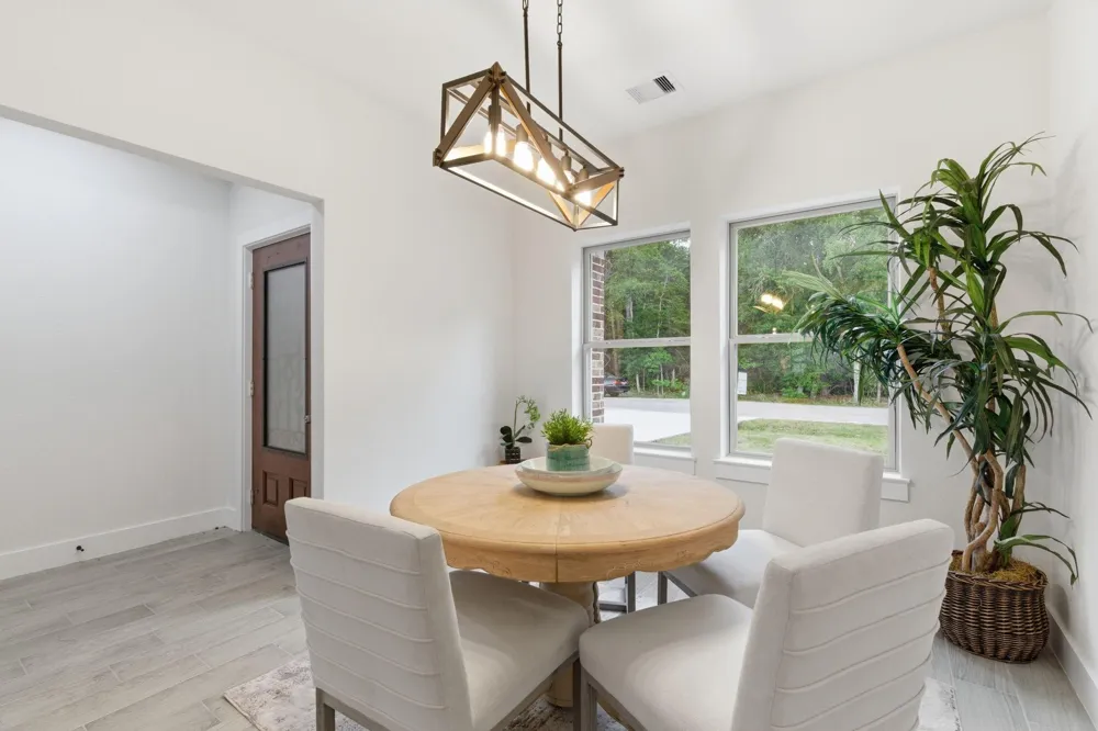 1105 W Lyle Street Cleveland, TX 77327