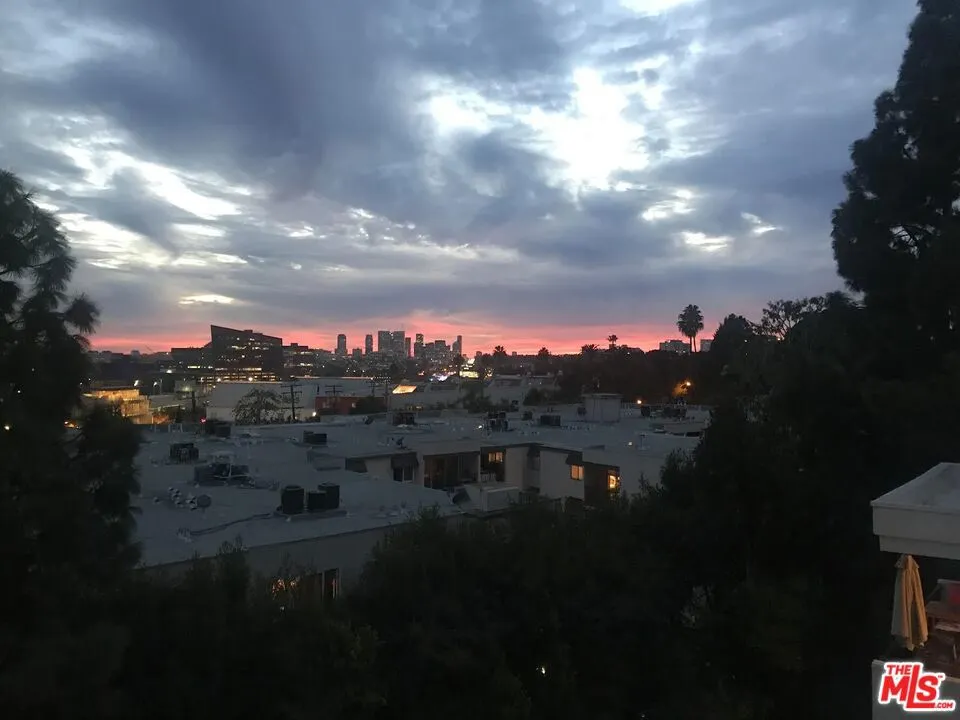 8530 Holloway Drive #222 West Hollywood, CA 90069
