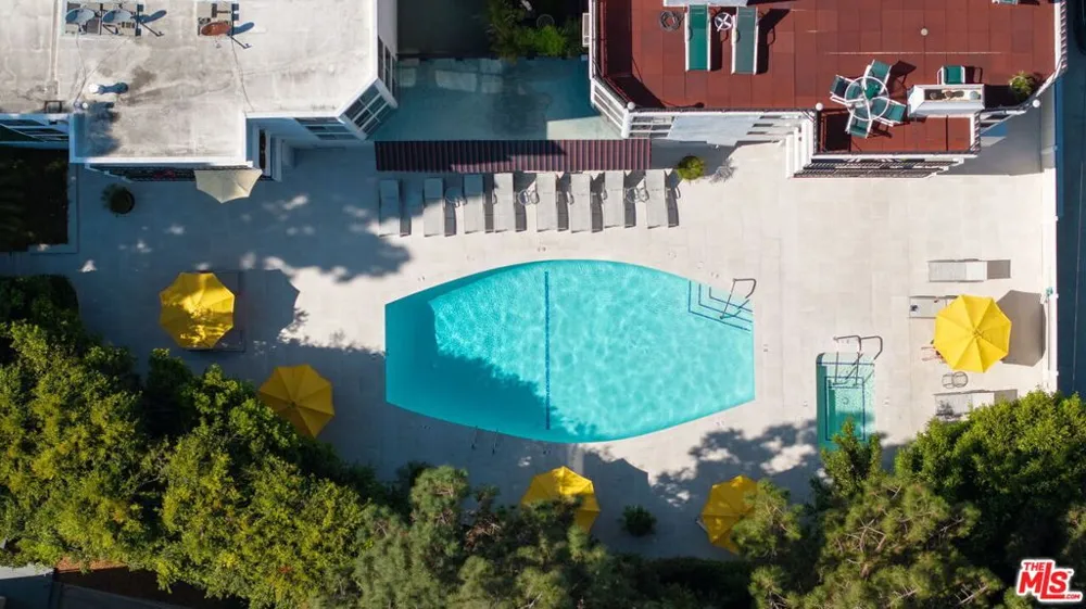 8530 Holloway Drive #222 West Hollywood, CA 90069