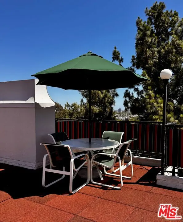 8530 Holloway Drive #222 West Hollywood, CA 90069