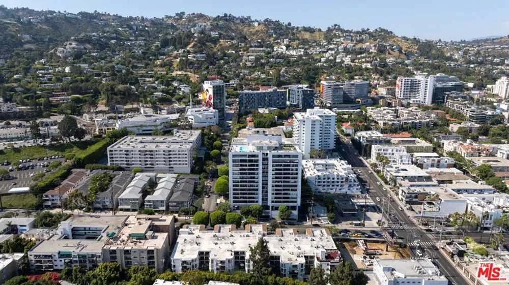8530 Holloway Drive #222 West Hollywood, CA 90069