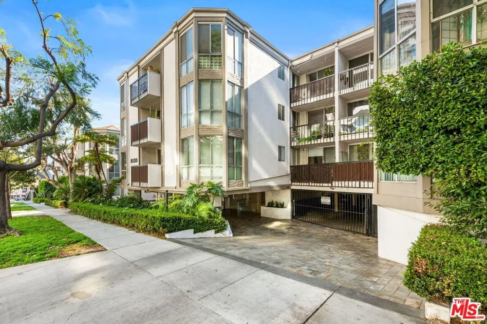 8530 Holloway Drive #222 West Hollywood, CA 90069