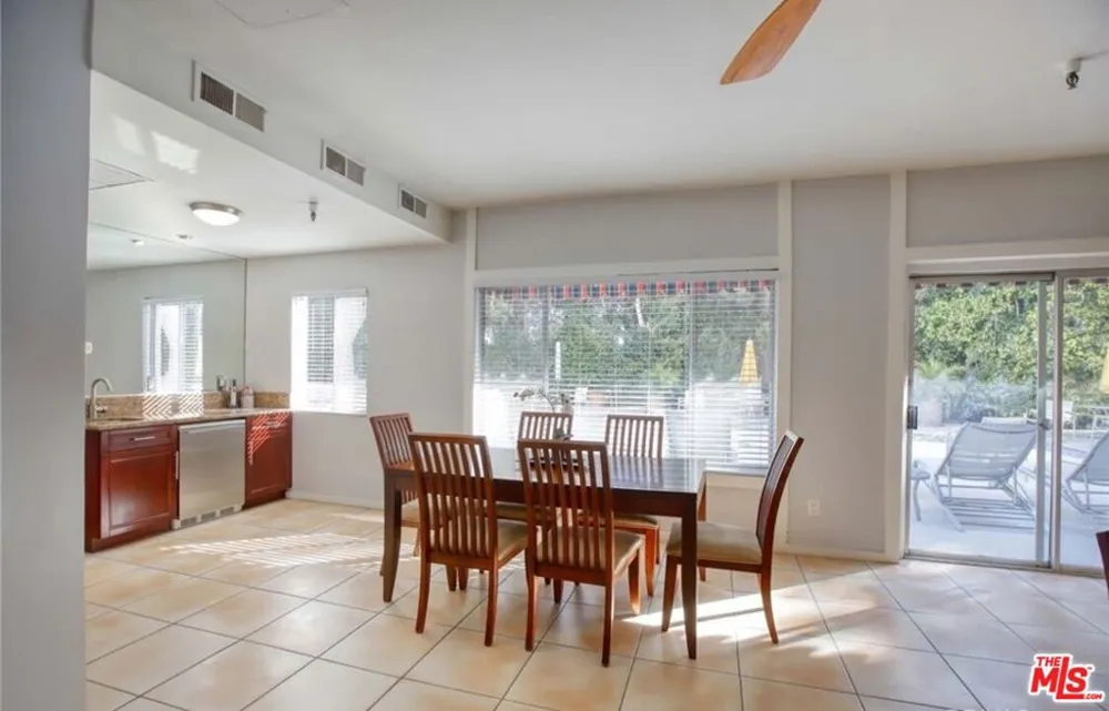 8530 Holloway Drive #222 West Hollywood, CA 90069