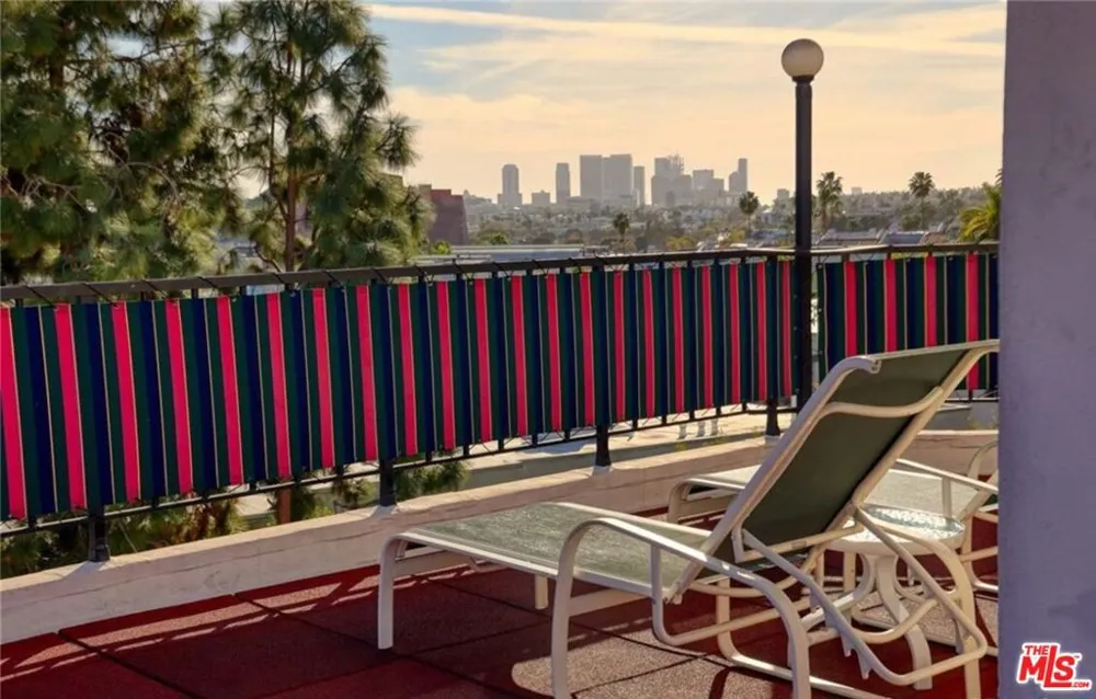 8530 Holloway Drive #222 West Hollywood, CA 90069