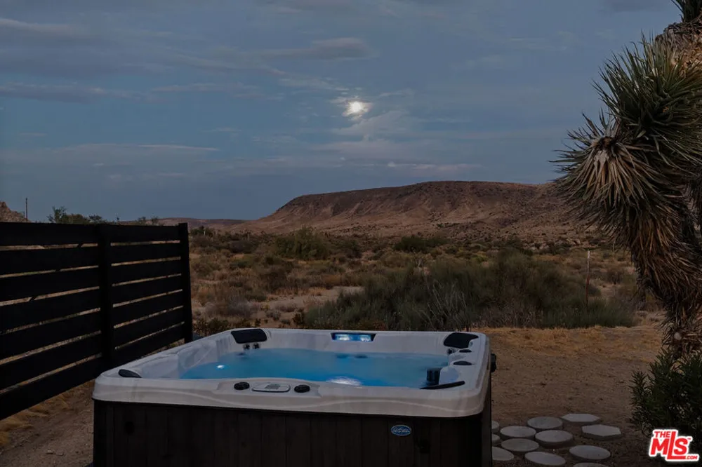 52733 Oak Drive Pioneertown, CA 92268