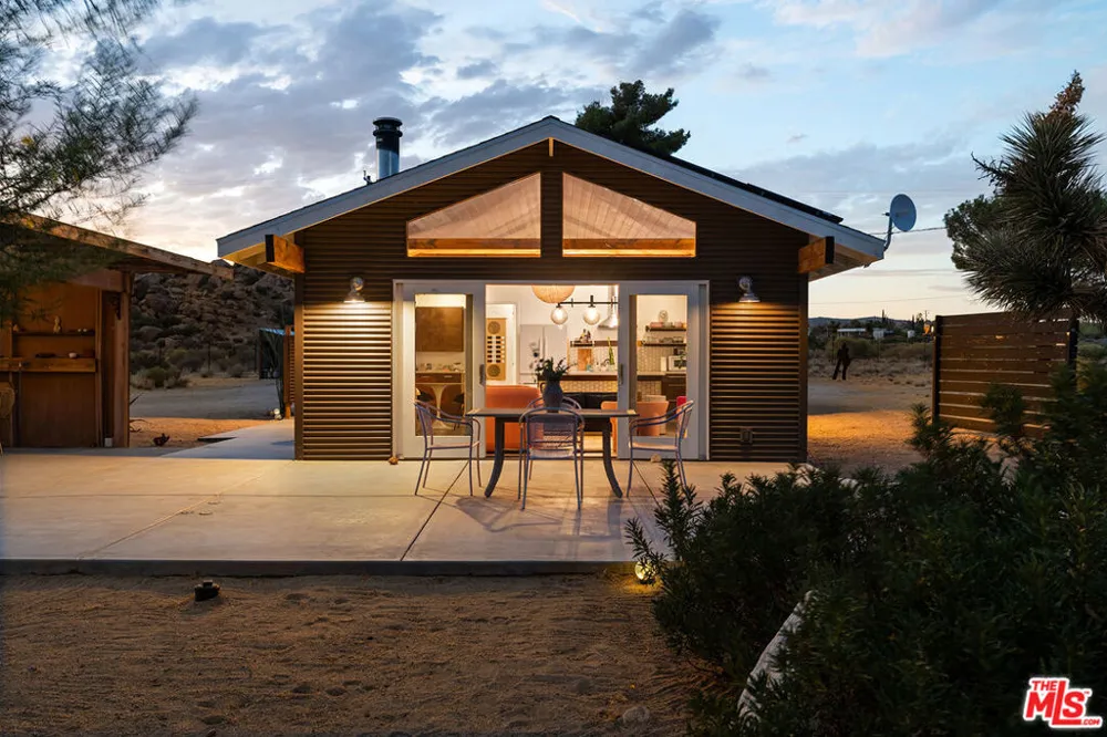 52733 Oak Drive Pioneertown, CA 92268